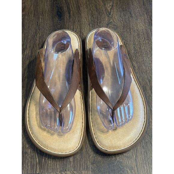 Born Men’s Been Leather Upper Tan Footbed Thongs SZ 14 Sandals - Picture 2 of 8